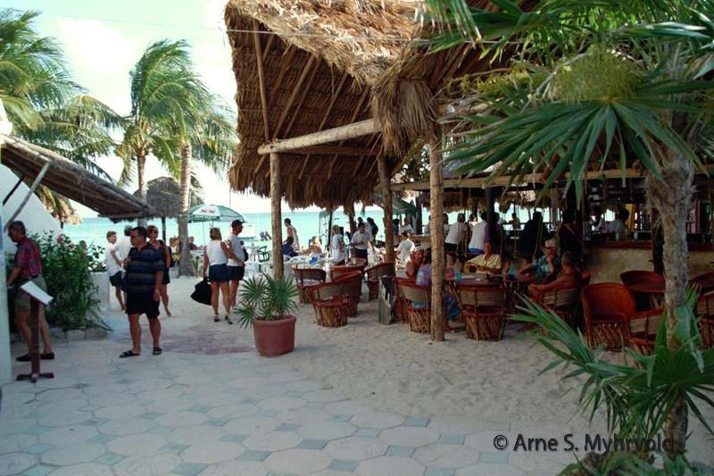 Playa Del Carmen  Blue Parrot Bar 60.jpg